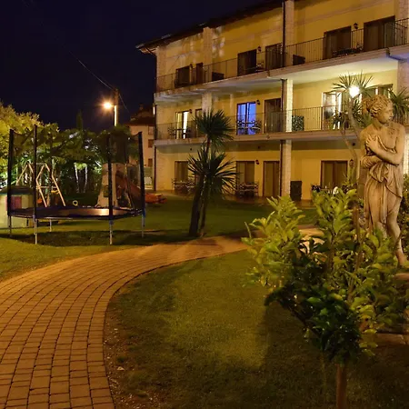 Aparthotel Residenza Le Due Torri 3*